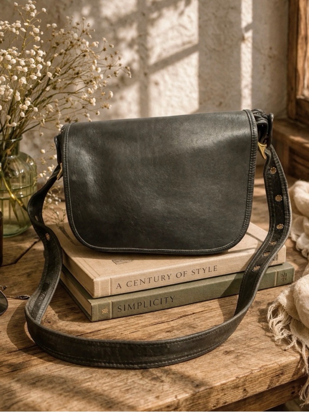 Coach vintage Patricia Black Leather shoulder Crossbody Bag 9951